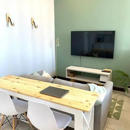 Beachside Studio Apartment On Surfers Corner Cape Town Exterior photo